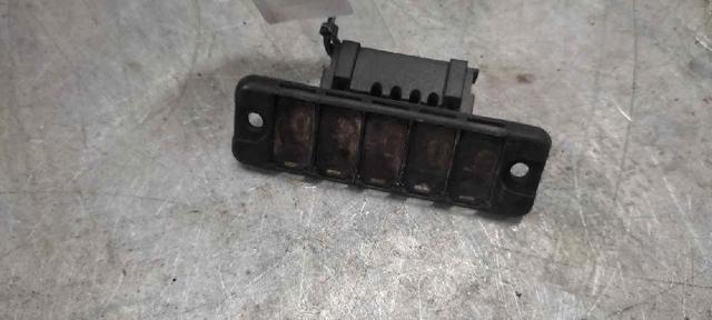 Sensor de fechamento de portas (interruptor de fim de carreira), da porta deslizante, na carroçaria 6398200011 MERCEDES