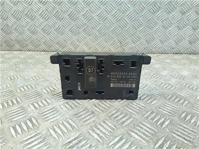 Módulo de conforto da porta dianteira 6398200026 MERCEDES