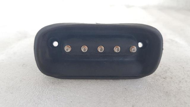 Sensor de fechamento de portas (interruptor de fim de carreira), na porta deslizante 6398200654 MERCEDES
