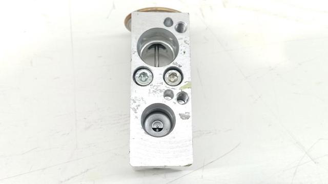 64116845415 BMW