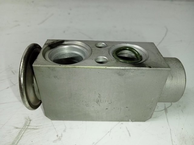 64116904437 BMW