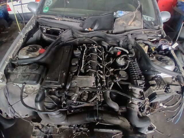 Motor montado 646963 MERCEDES