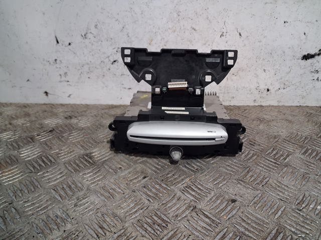 Aparelhagem de som (rádio AM/FM) 65123455681 BMW