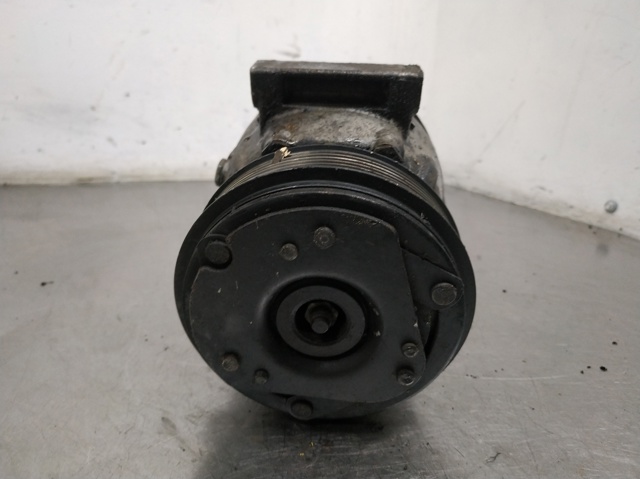 Compressor de aparelho de ar condicionado 6560630 RENAULT