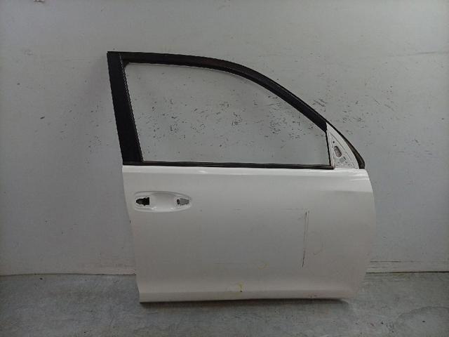 Porta dianteira direita 6700160711 TOYOTA