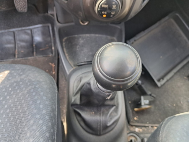  Toyota Yaris  (SP90)