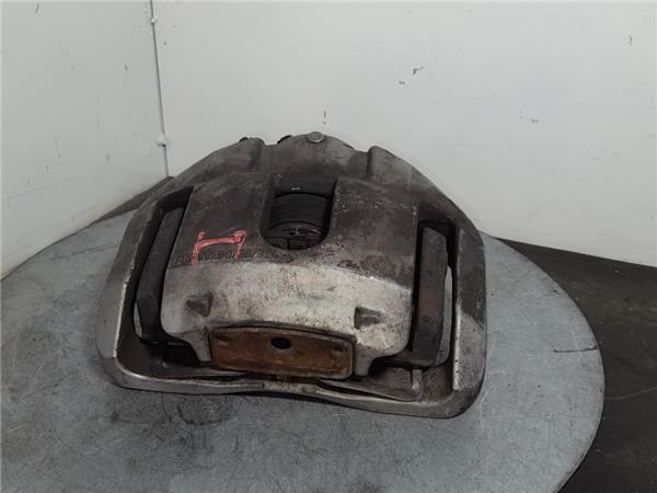 Suporte do freio dianteiro esquerdo 6753659 BMW