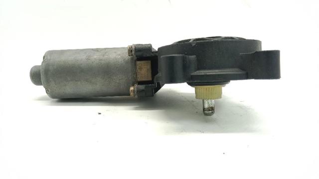 Motor de acionamento de vidro da porta traseira direita 67628362064 BMW