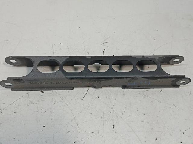 Braço oscilante (tração) longitudinal inferior esquerdo/direito de suspensão traseira 6763477 BMW