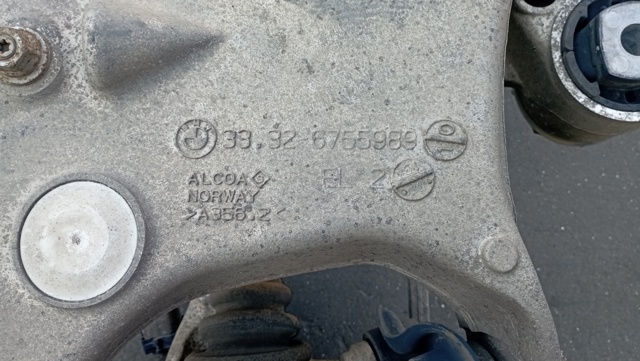 Viga de suspensão traseira (plataforma veicular) 6770828 BMW