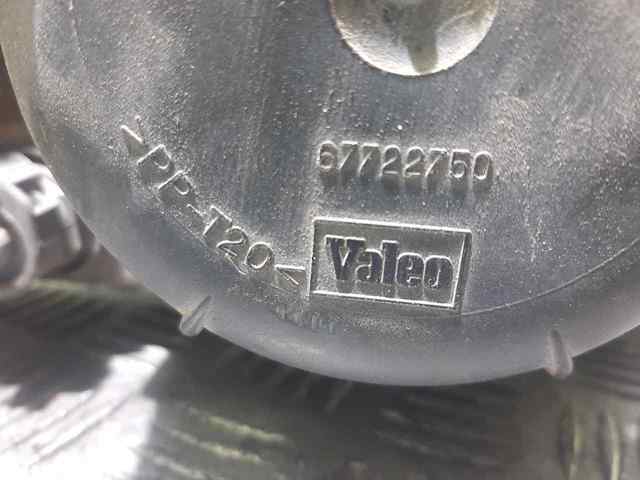 67722750 Land Rover