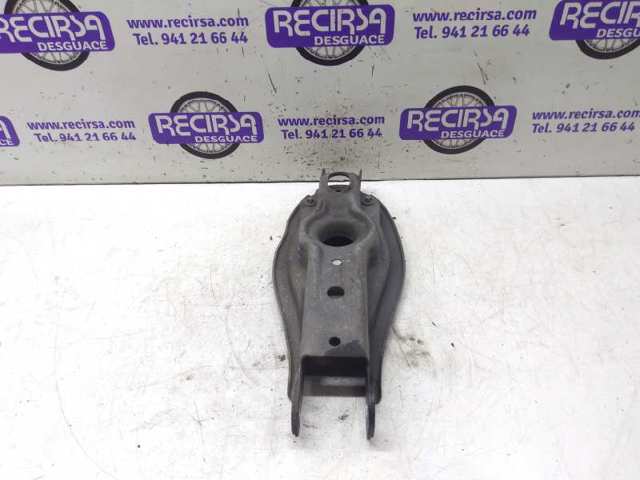 Braço oscilante inferior esquerdo de suspensão traseira/direita 6772899 BMW