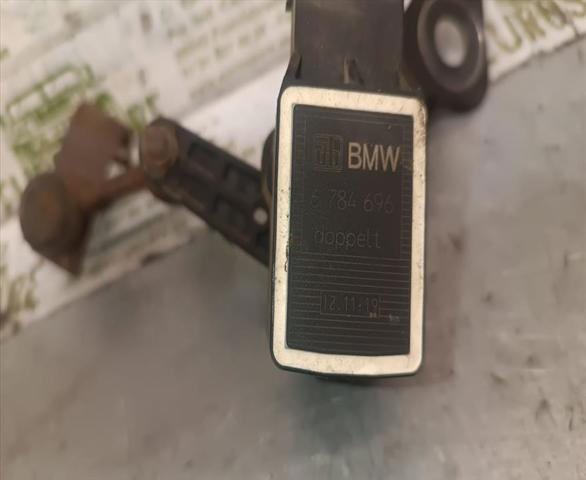 Sensor dianteiro direito do nível de posição de carroçaria 6784696 BMW