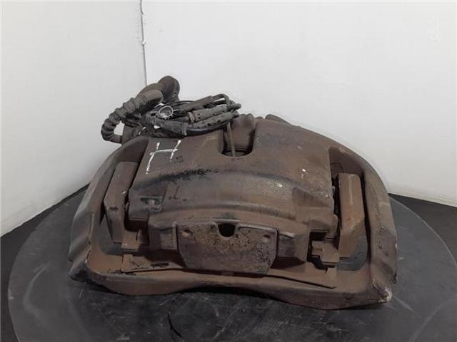 Suporte do freio dianteiro esquerdo 6786817 BMW