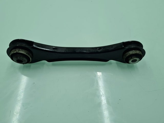 Braço oscilante superior direito de suspensão traseira 6792540 BMW