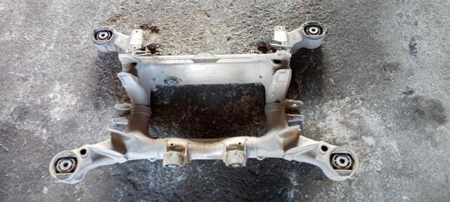 Viga de suspensão traseira (plataforma veicular) 6799103 BMW