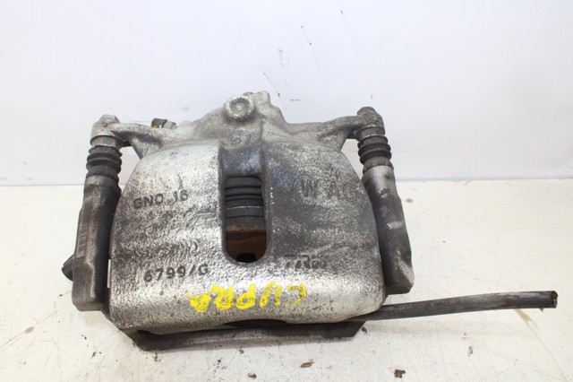 Suporte do freio dianteiro direito 6799G VAG
