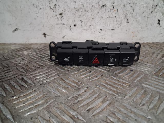 Botão de ativação do sinal de emergência Jeep Compass  MK49 ao melhor preço