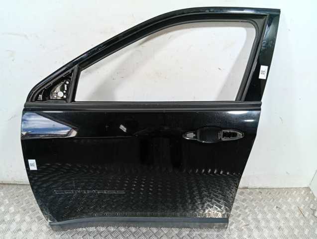 Porta dianteira esquerda 68242543AD CHRYSLER