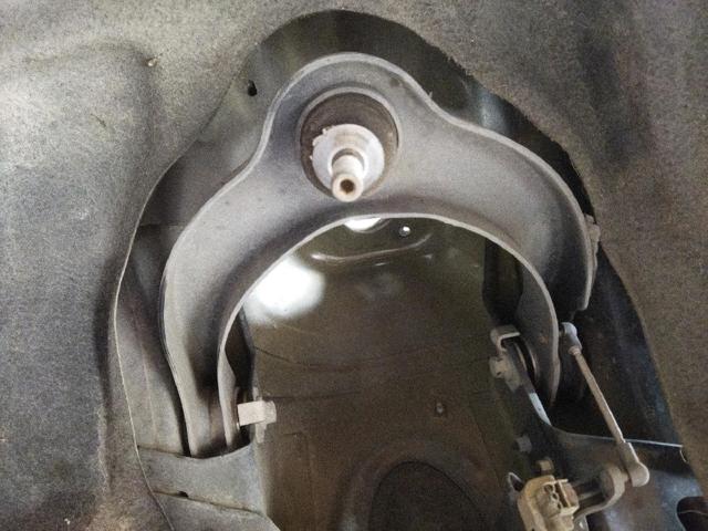 Braço oscilante superior direito de suspensão dianteira 68282328AA CHRYSLER