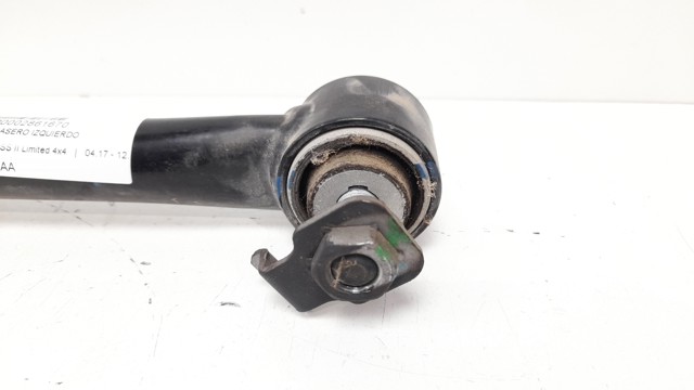 Braço oscilante (tração) longitudinal inferior esquerdo/direito de suspensão traseira 68309200AA CHRYSLER
