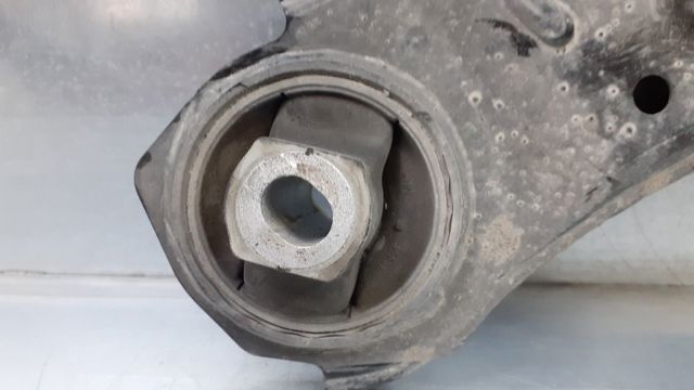 Braço oscilante inferior direito de suspensão dianteira 68318010AC CHRYSLER