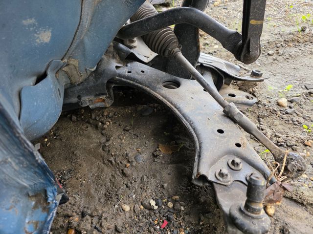 Braço oscilante inferior direito de suspensão dianteira 68318010AE CHRYSLER