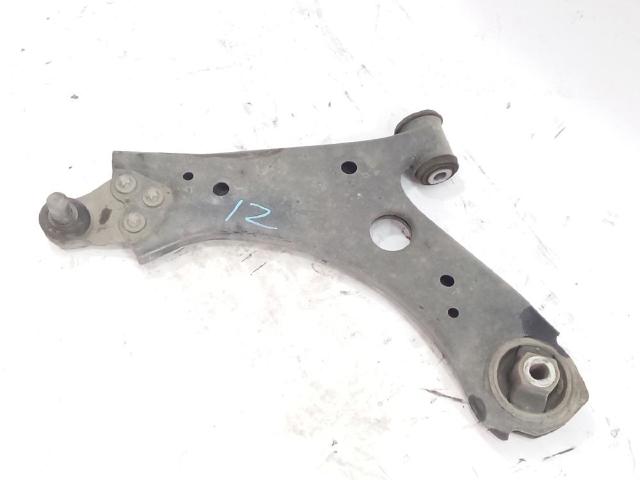 Braço oscilante inferior esquerdo de suspensão dianteira 68318011AE CHRYSLER