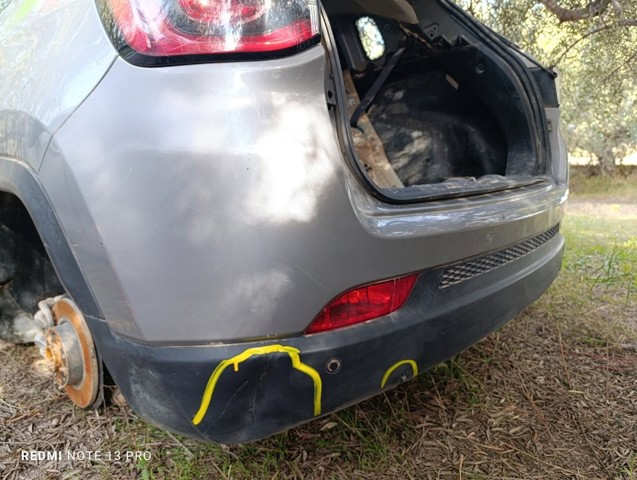 Pára-choque traseiro, parte superior 68351583AB CHRYSLER