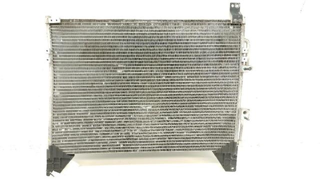 Radiador de aparelho de ar condicionado 6840008001 SSANG YONG