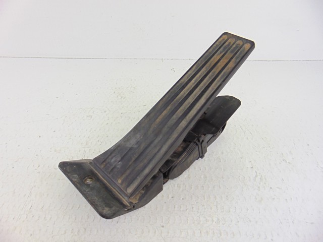 6853175 BMW
