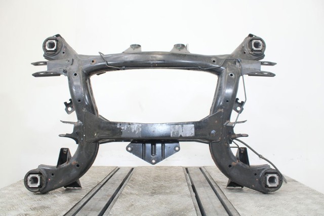 Viga de suspensão traseira (plataforma veicular) 6863815 BMW