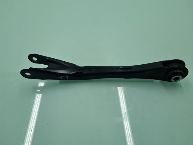 Braço oscilante (tração) longitudinal inferior esquerdo/direito de suspensão traseira 6878639 BMW