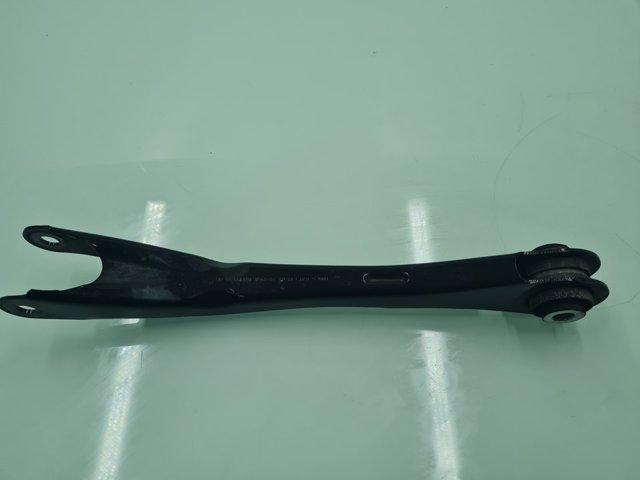 Braço oscilante (tração) longitudinal inferior esquerdo/direito de suspensão traseira 6878639 BMW