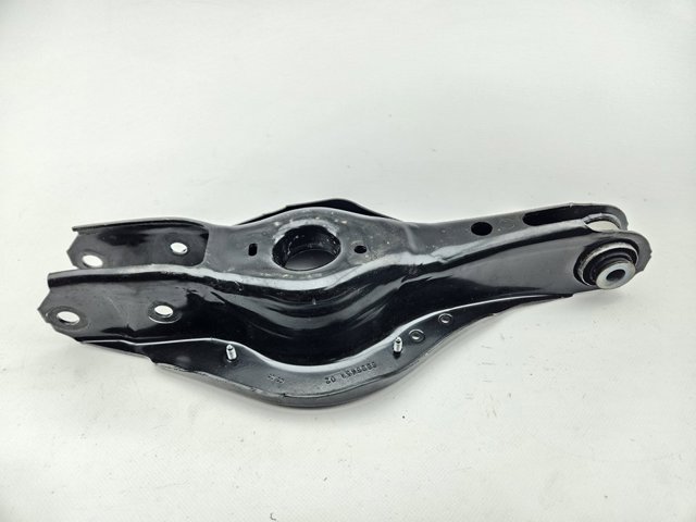 Braço oscilante inferior esquerdo de suspensão traseira/direita 6886448 BMW