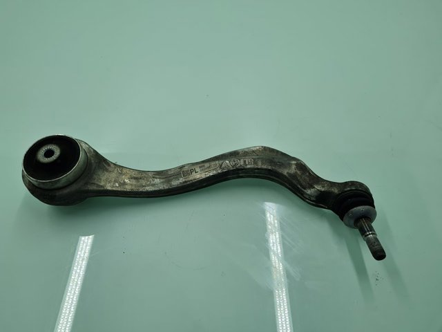 Braço oscilante inferior esquerdo de suspensão dianteira 6894661 BMW