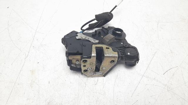 Fecho da porta dianteira direita 6903033272 TOYOTA