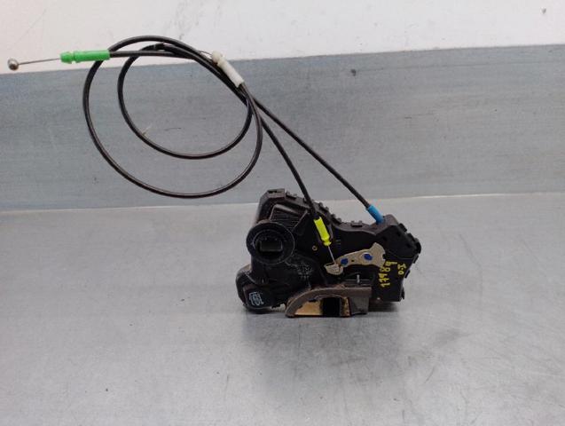 Fecho da porta dianteira esquerda 6904002151 TOYOTA