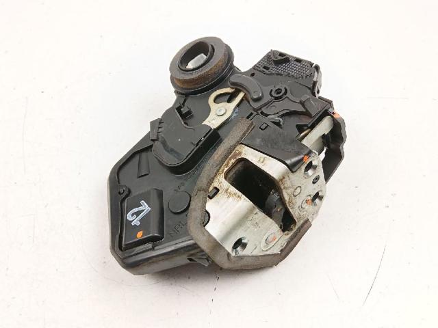 Fecho da porta traseira esquerda 690600K040 TOYOTA