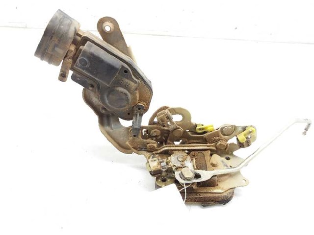 Fecho da porta traseira esquerda 690600K040 TOYOTA