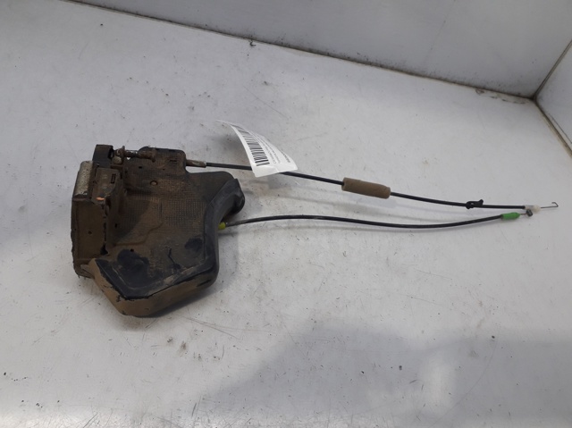 Fecho da porta traseira esquerda 690600K040 TOYOTA