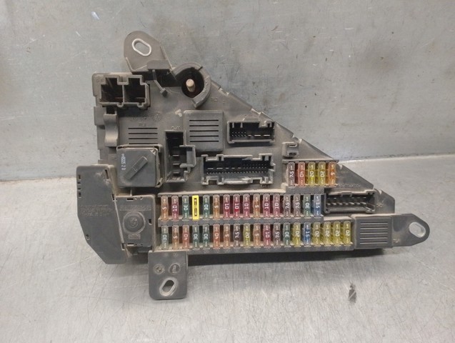 6906618 BMW