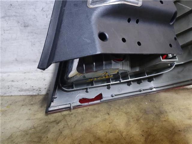 Lanterna traseira esquerda externa 6907933 BMW