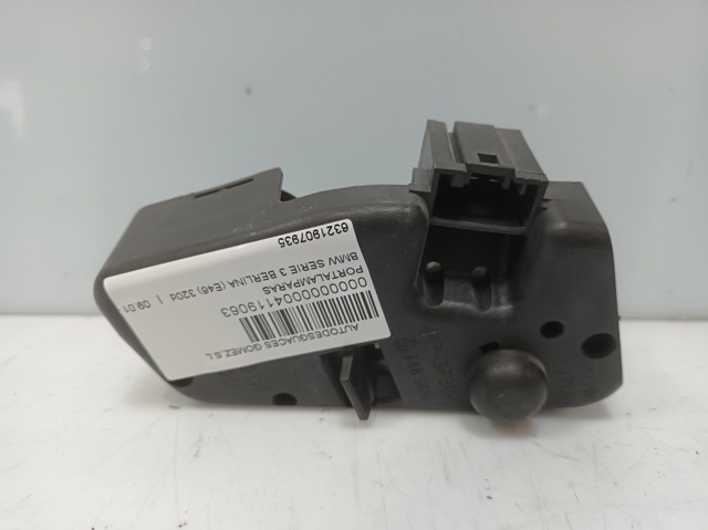 Base (casquilho) da luz traseira 6907937 BMW