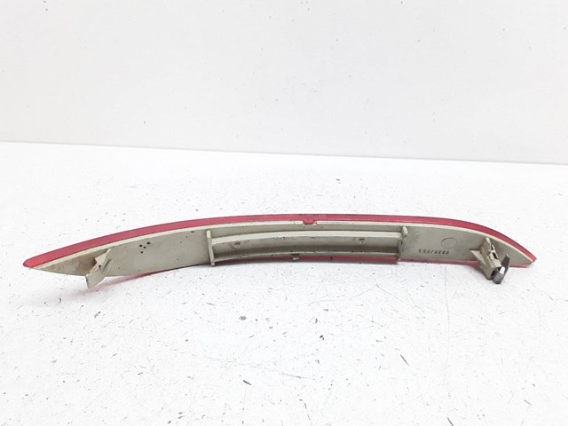 Retrorrefletor (refletor) do pára-choque traseiro esquerdo 6915039 BMW