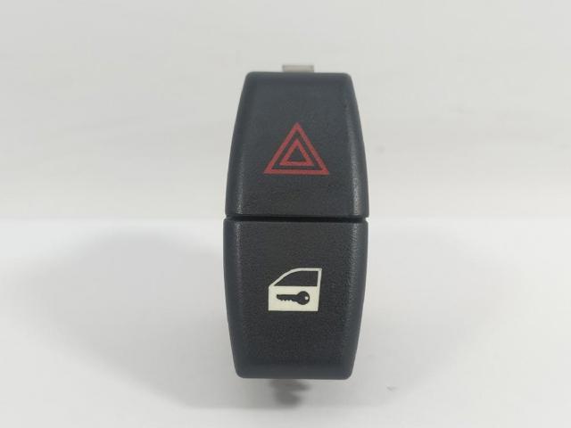 Botão de ativação do sinal de emergência 6919506 BMW