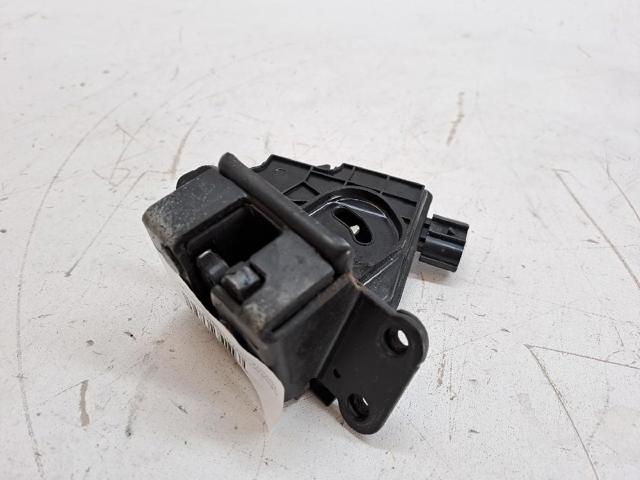 Fecho de tampa de porta-malas (de 3ª/5ª porta traseira) 6935028150 TOYOTA