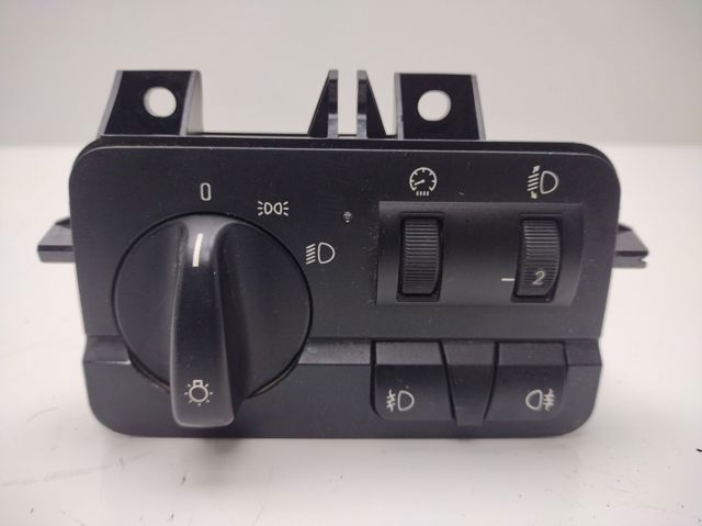 6936831 BMW