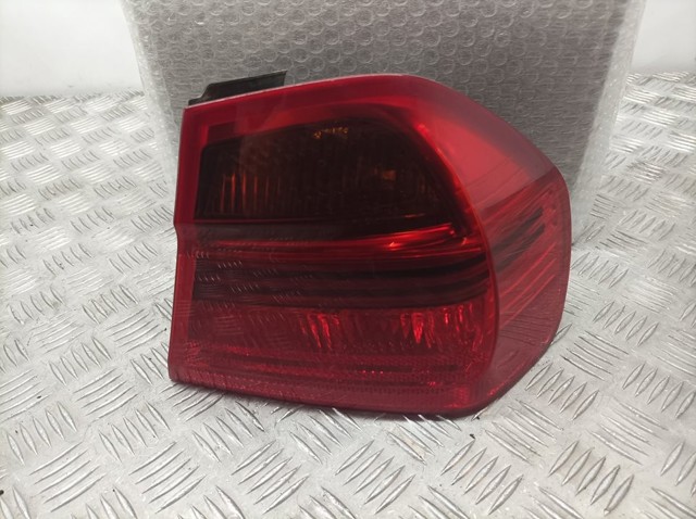 Lanterna traseira direita externa 6937458 BMW