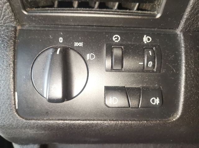 Unidade de botões dianteira esquerda de controlo de elevador de vidro 6952795 BMW